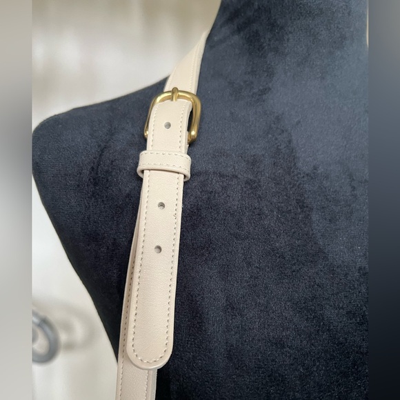 Vintage Coach Taylor Zip Crossbody - Picture 5 of 10